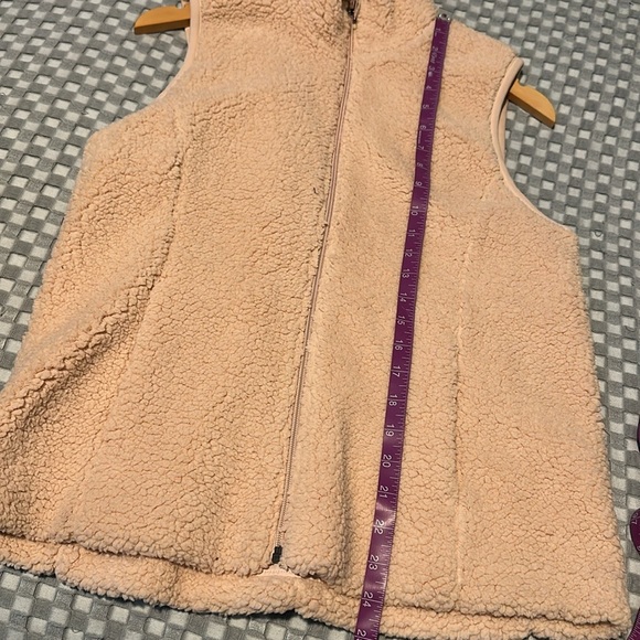 CALIA zip up vest - Picture 4 of 6